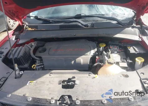 2018 Jeep Compass Latitude 4X4 z USA, uszkodzony, nr VIN 3C4NJDBB6JT112914